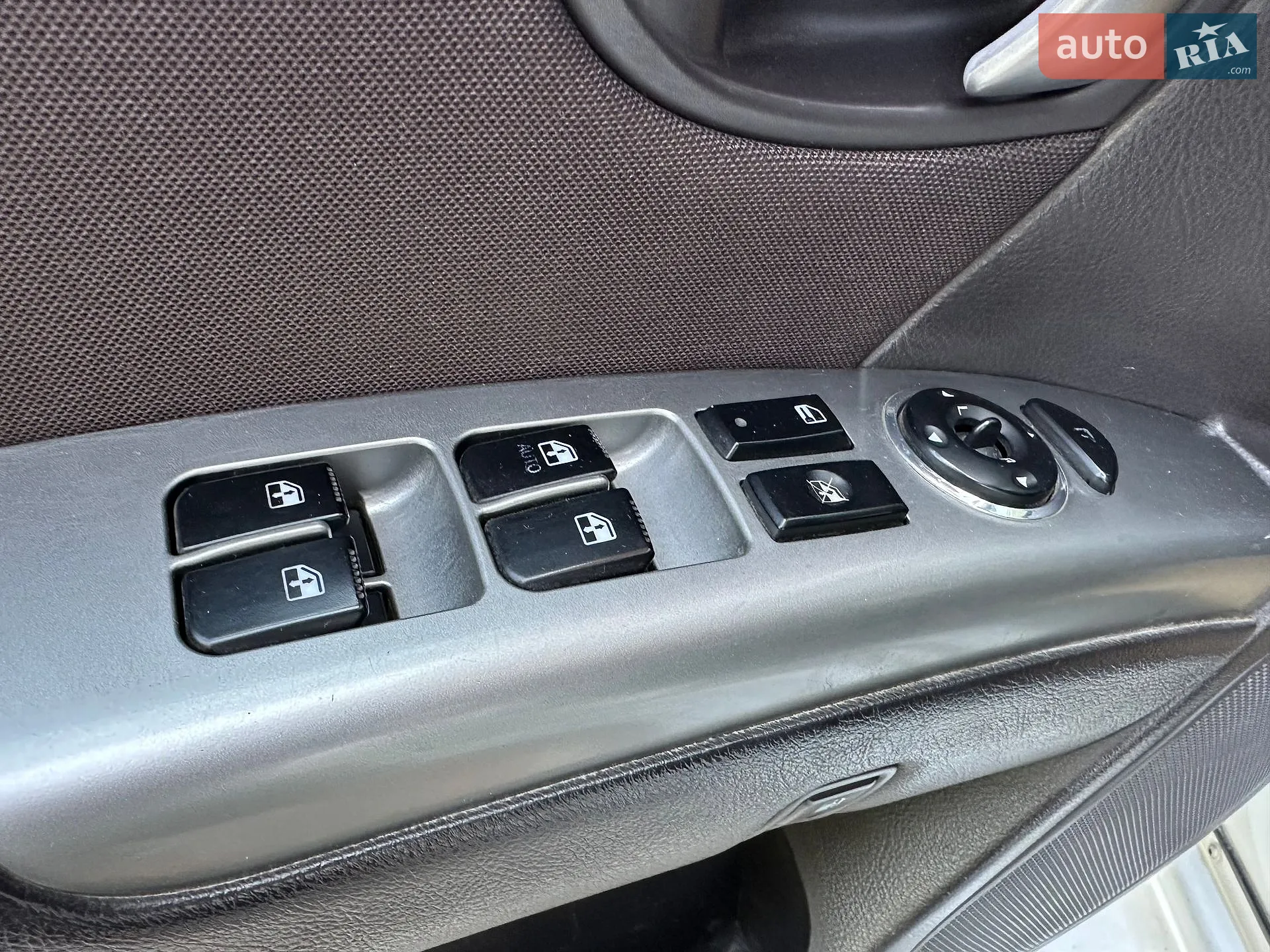 2011 Hyundai Santa Fe - мініатюра 30