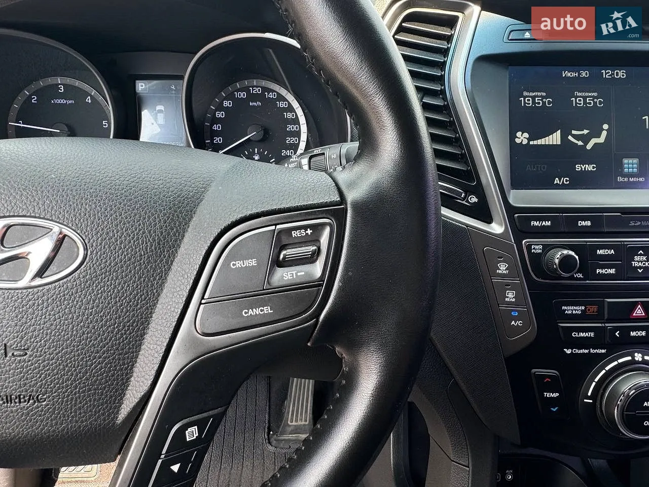 2015 Hyundai Santa Fe - мініатюра 19