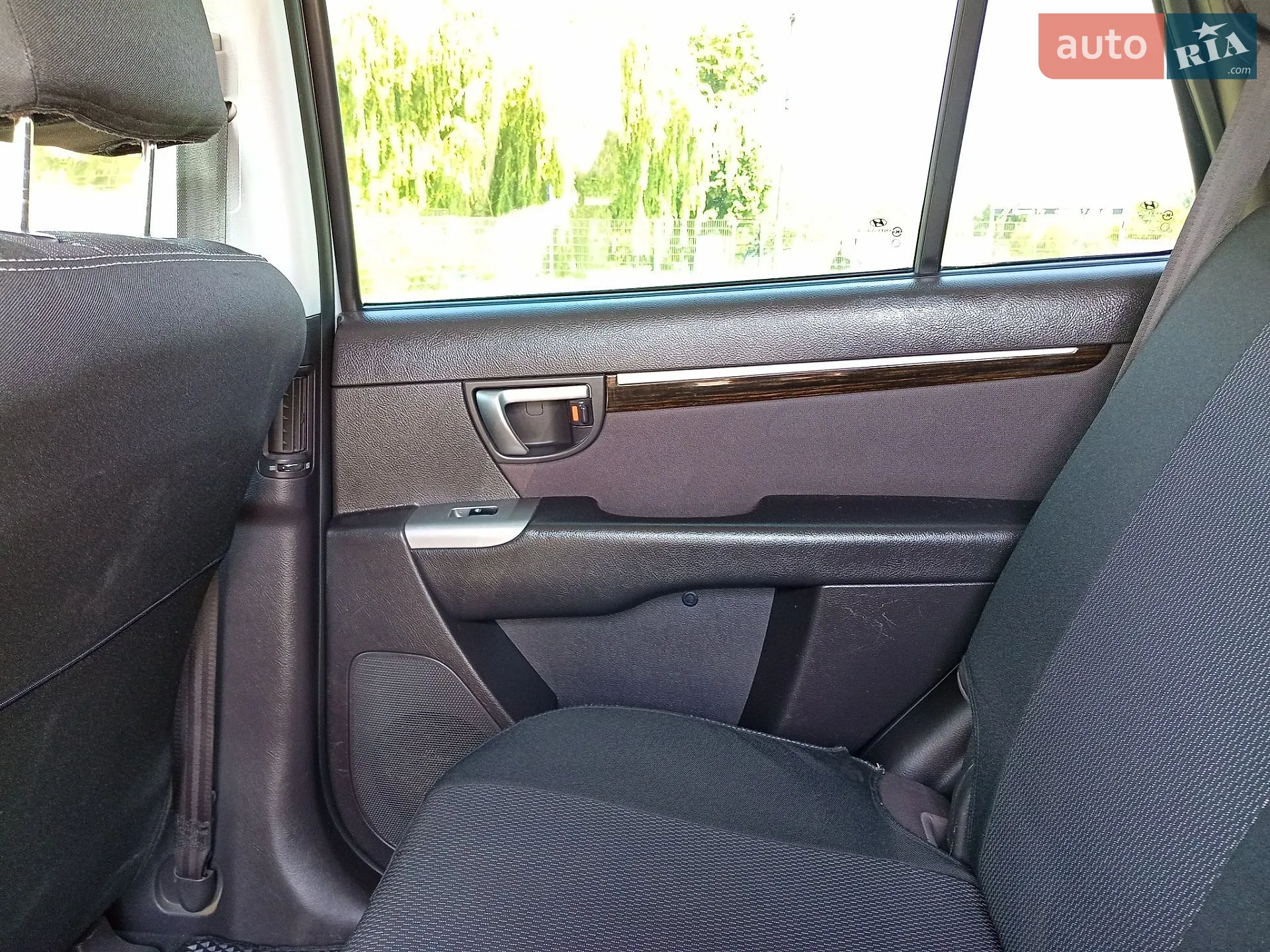 2011 Hyundai Santa Fe - мініатюра 28