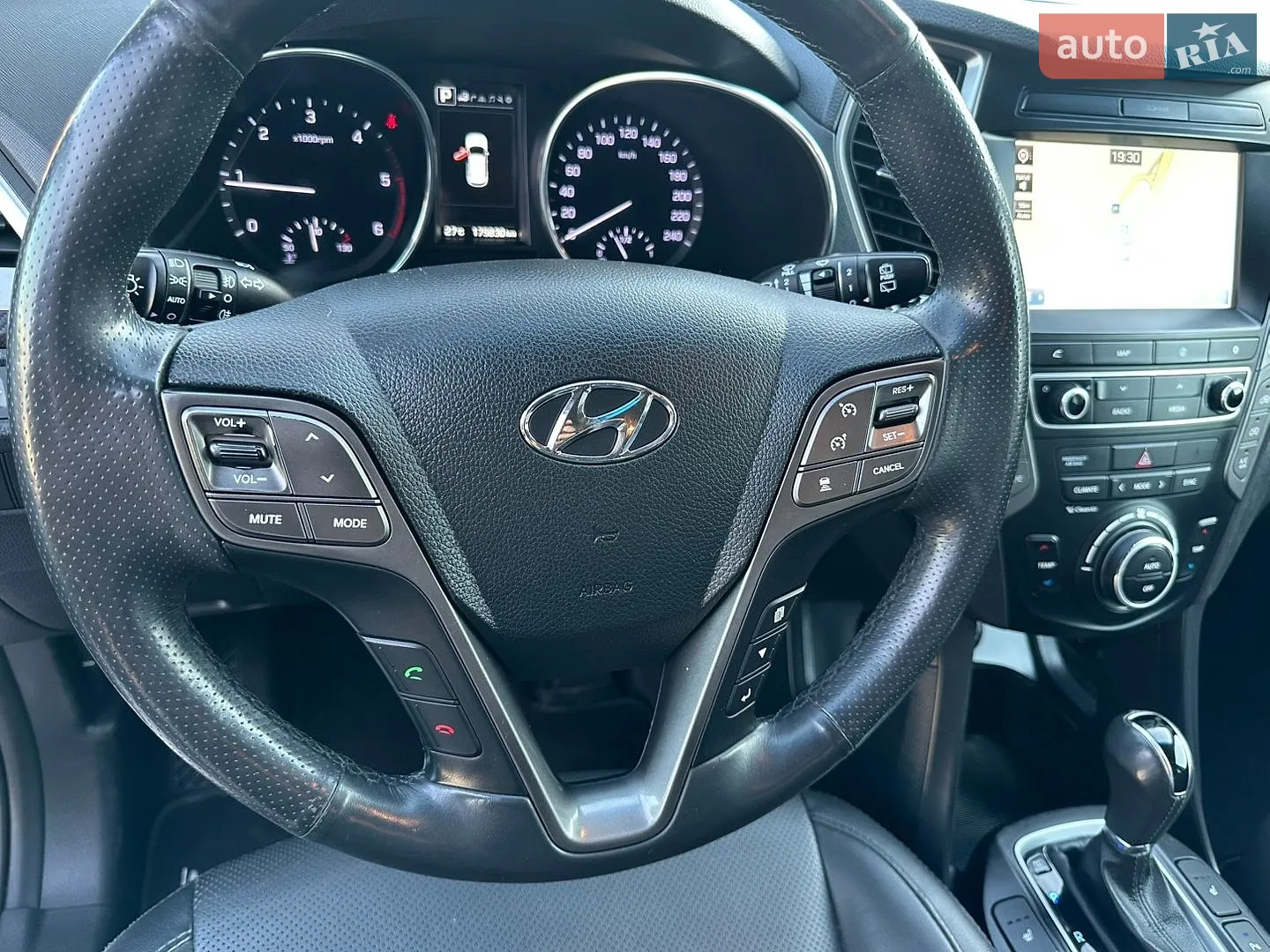 2015 Hyundai Santa Fe - мініатюра 31