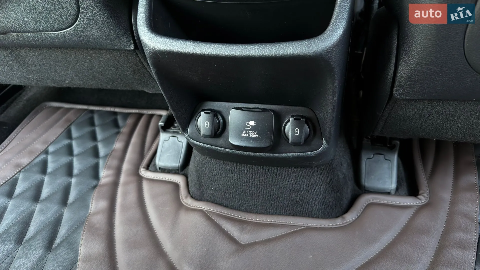 2018 Hyundai Santa Fe - мініатюра 26