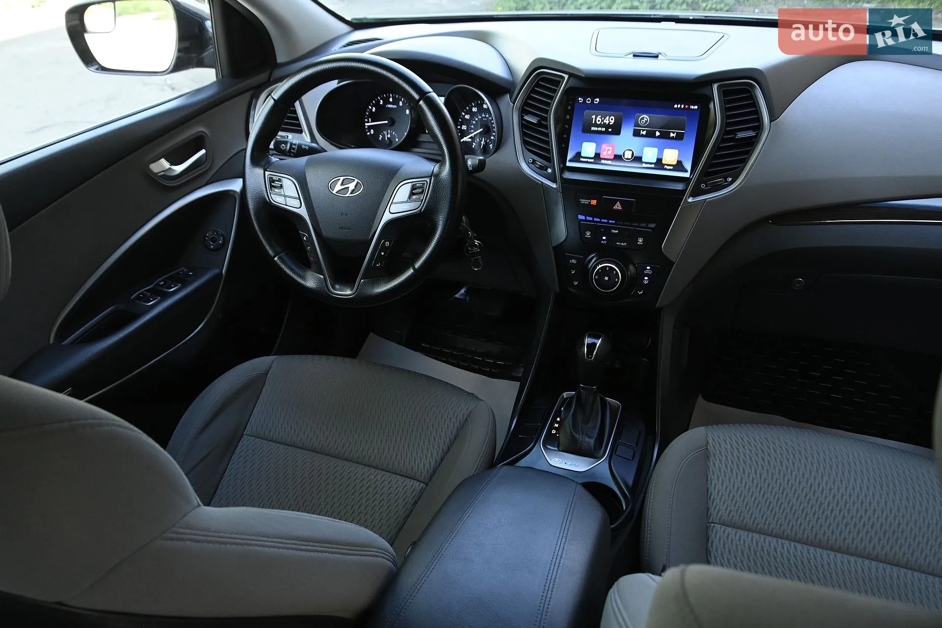 2017 Hyundai Santa Fe - мініатюра 31