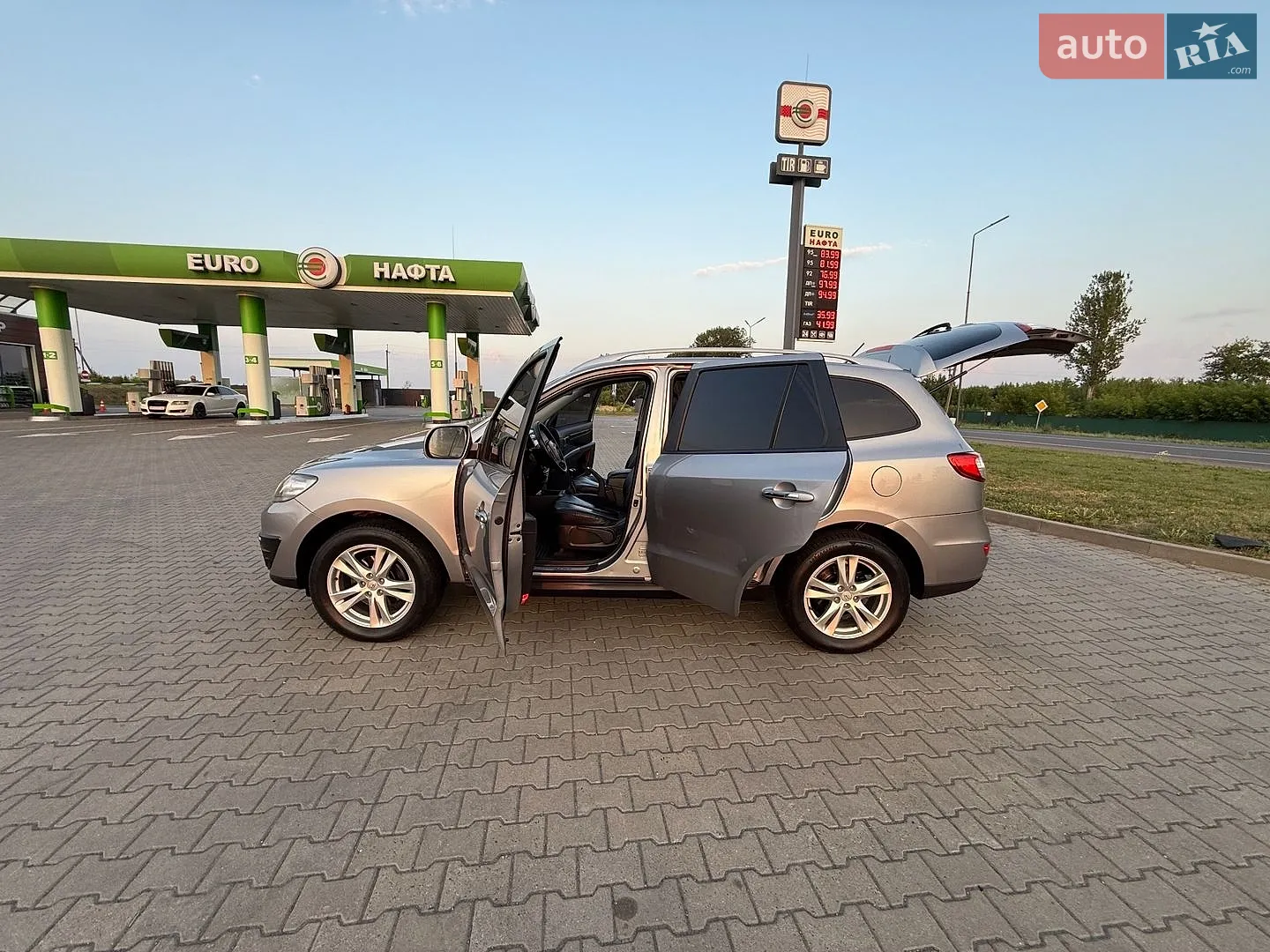 2011 Hyundai Santa Fe - мініатюра 31