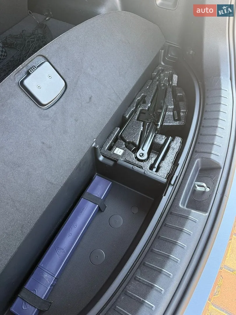 2016 Hyundai Santa Fe - мініатюра 28