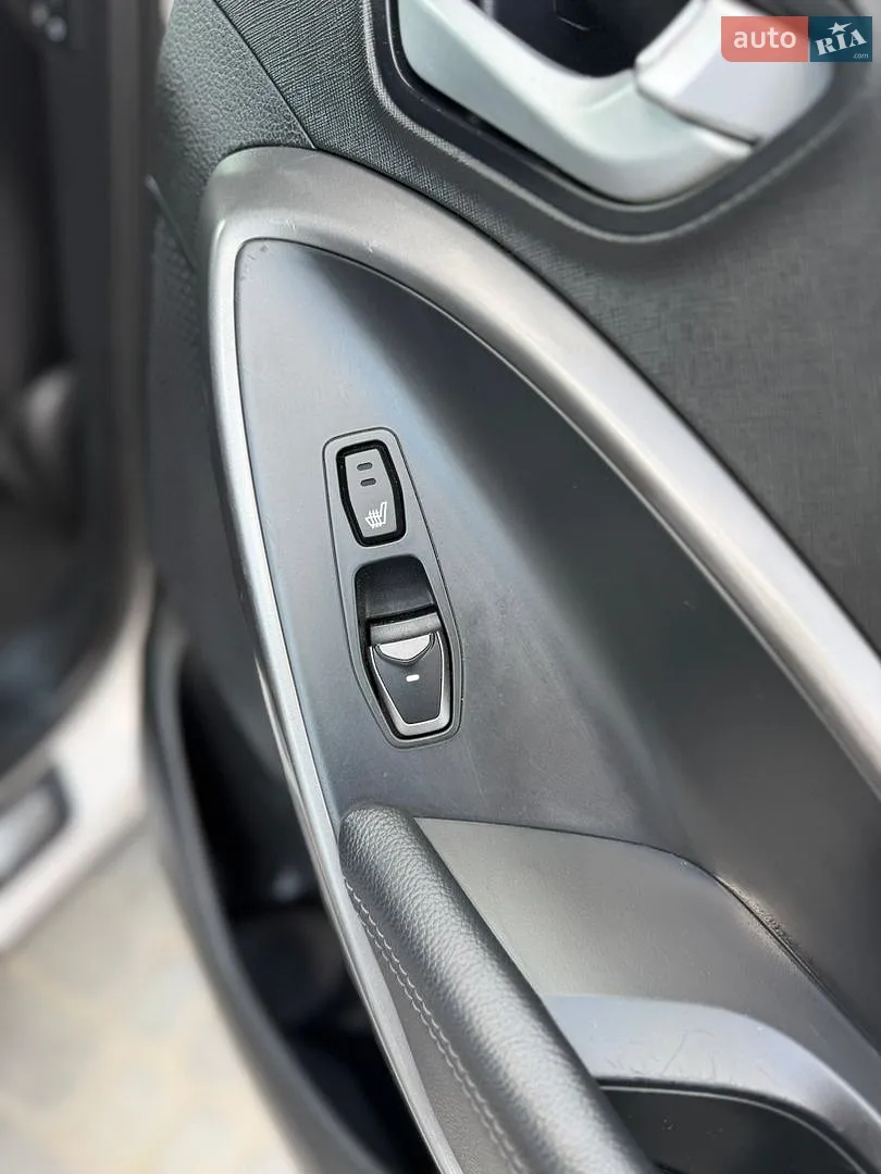 2013 Hyundai Santa Fe - мініатюра 16