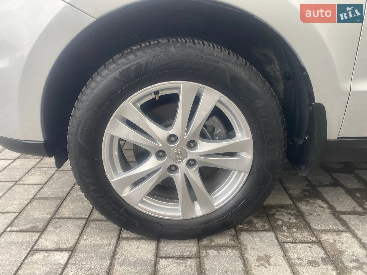 2011 Hyundai Santa Fe - мініатюра 12
