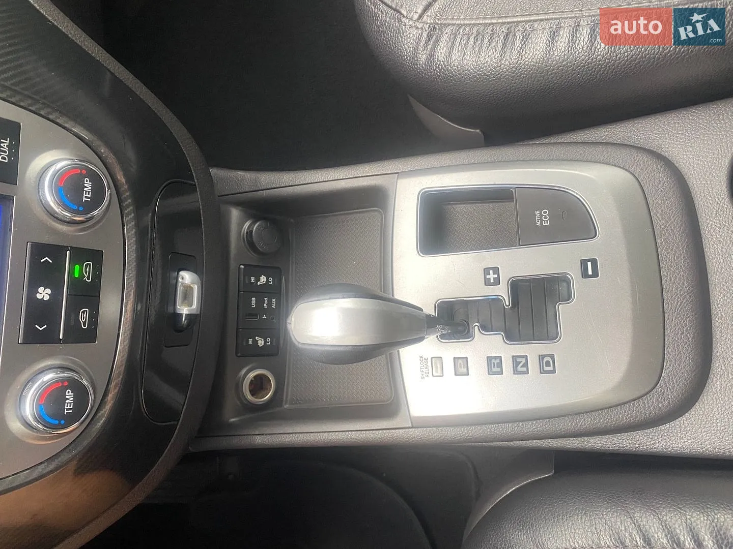 2011 Hyundai Santa Fe - мініатюра 31