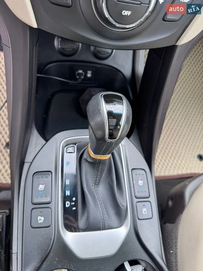 2017 Hyundai Santa Fe - мініатюра 22
