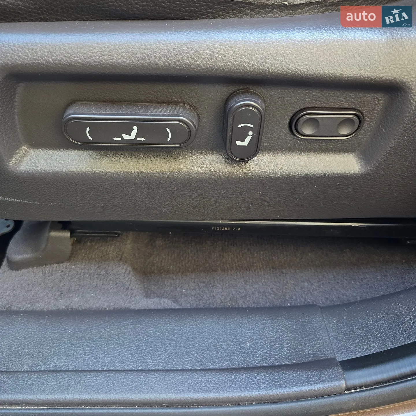 2010 Hyundai Santa Fe - мініатюра 29