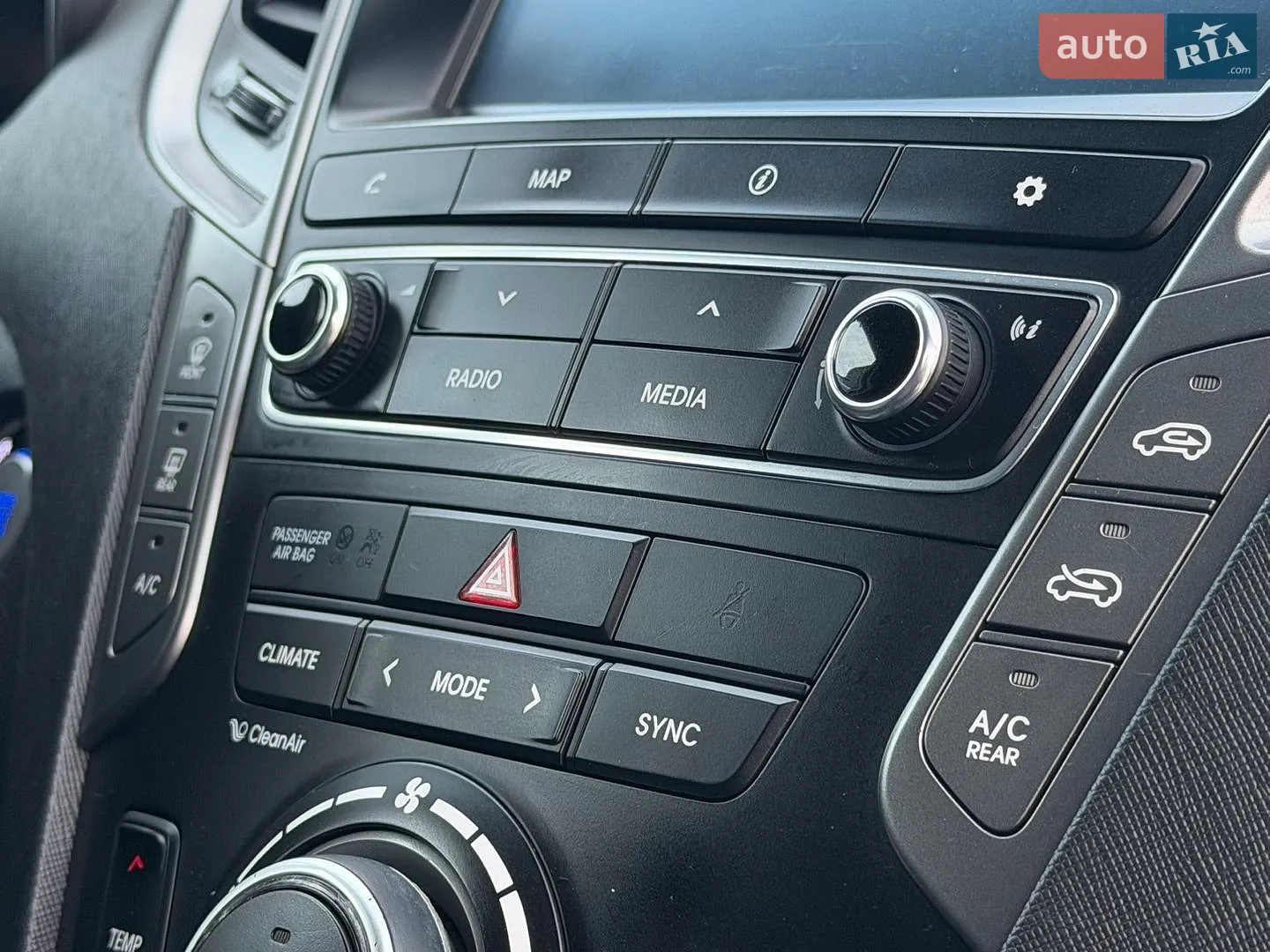 2016 Hyundai Santa Fe - мініатюра 55