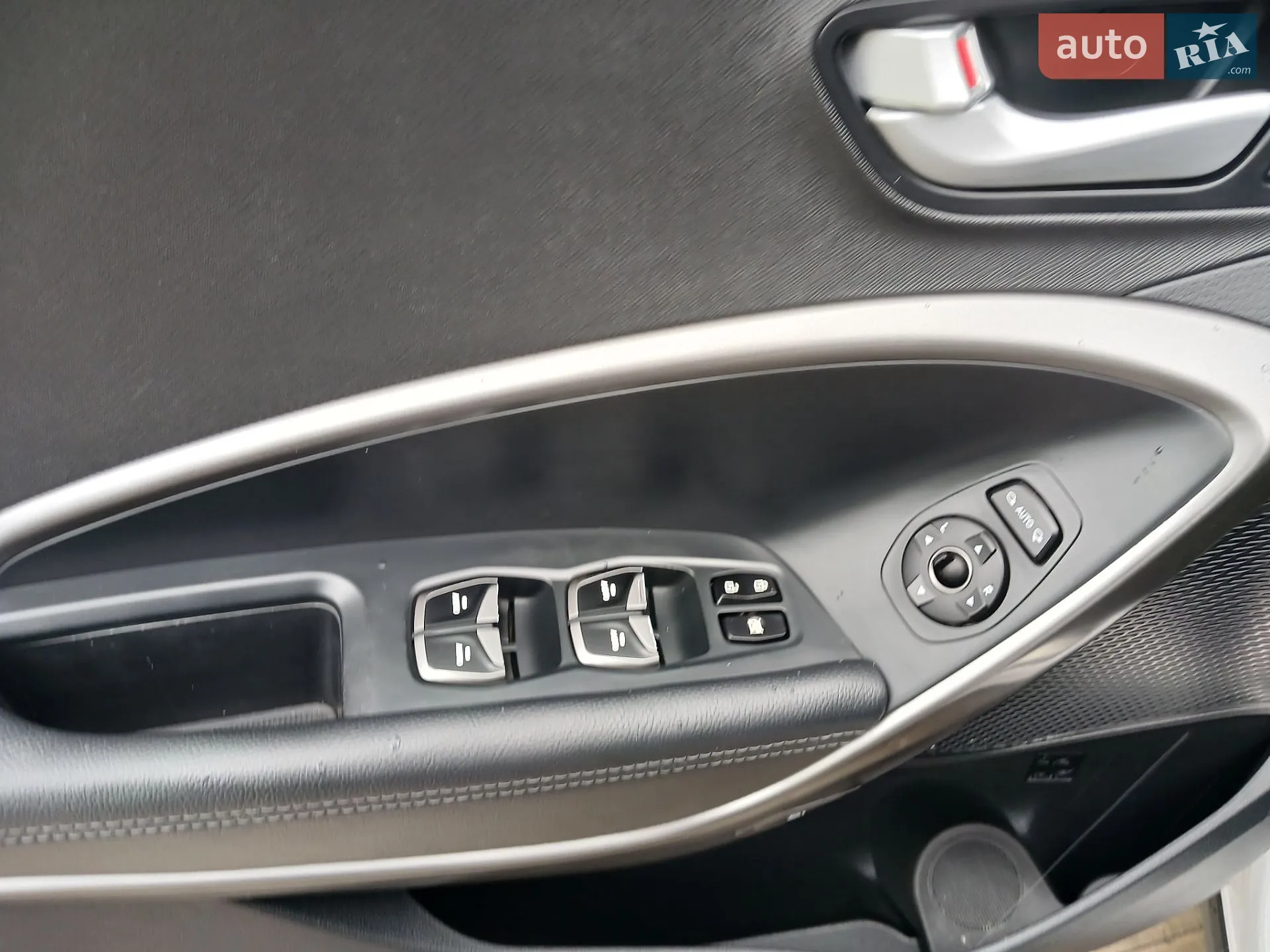 2016 Hyundai Santa Fe - мініатюра 12