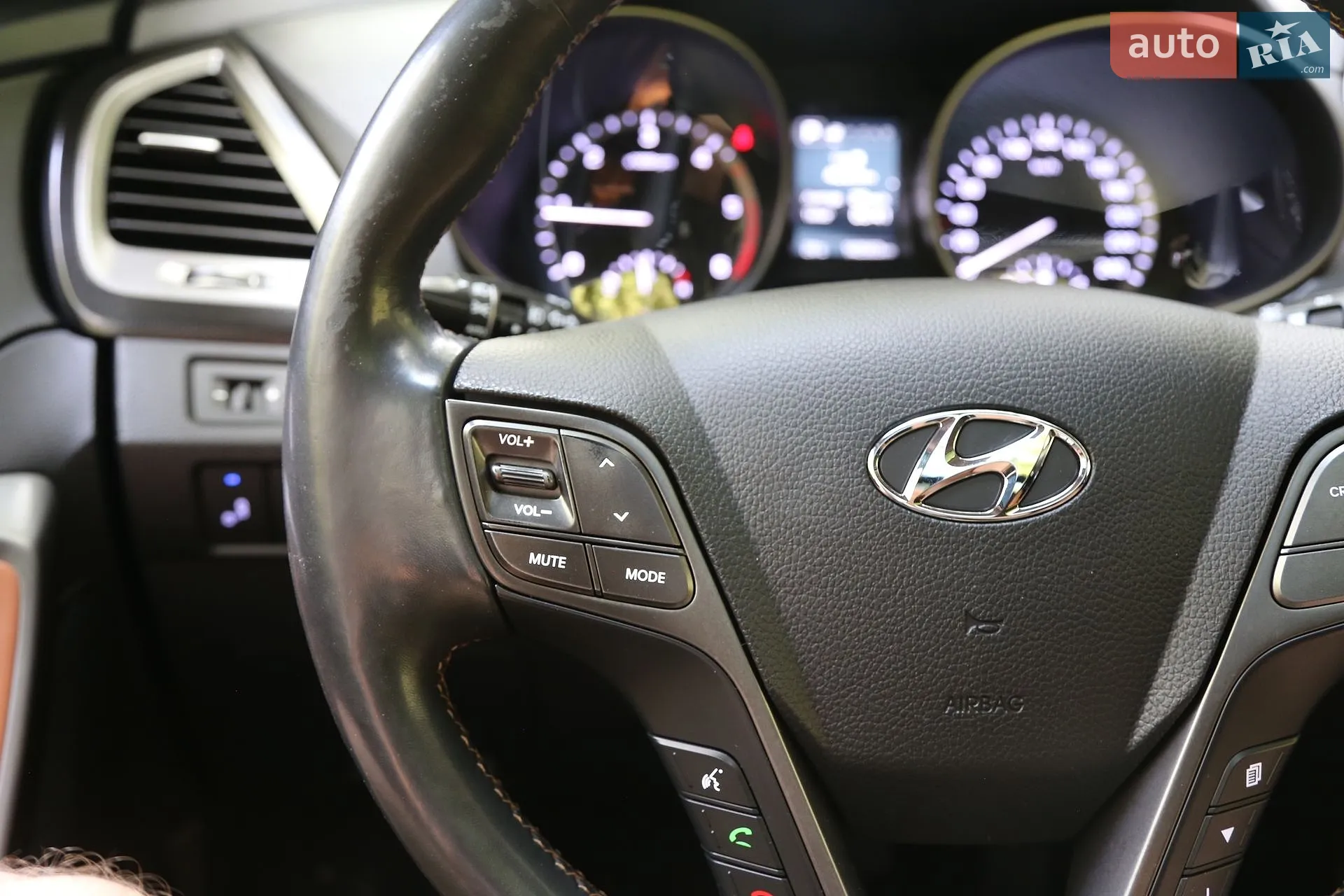 2017 Hyundai Santa Fe - мініатюра 19
