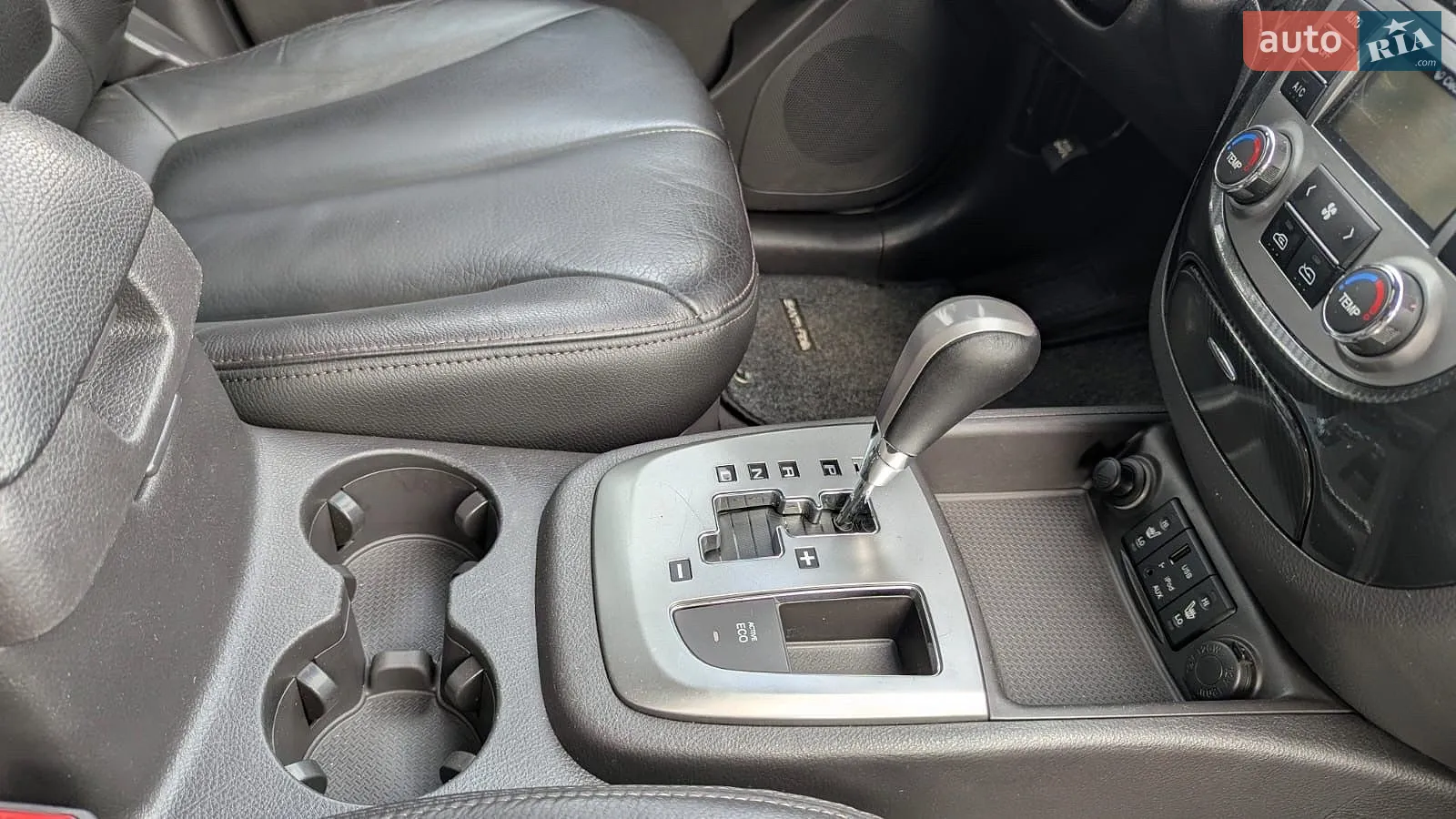 2011 Hyundai Santa Fe - мініатюра 35