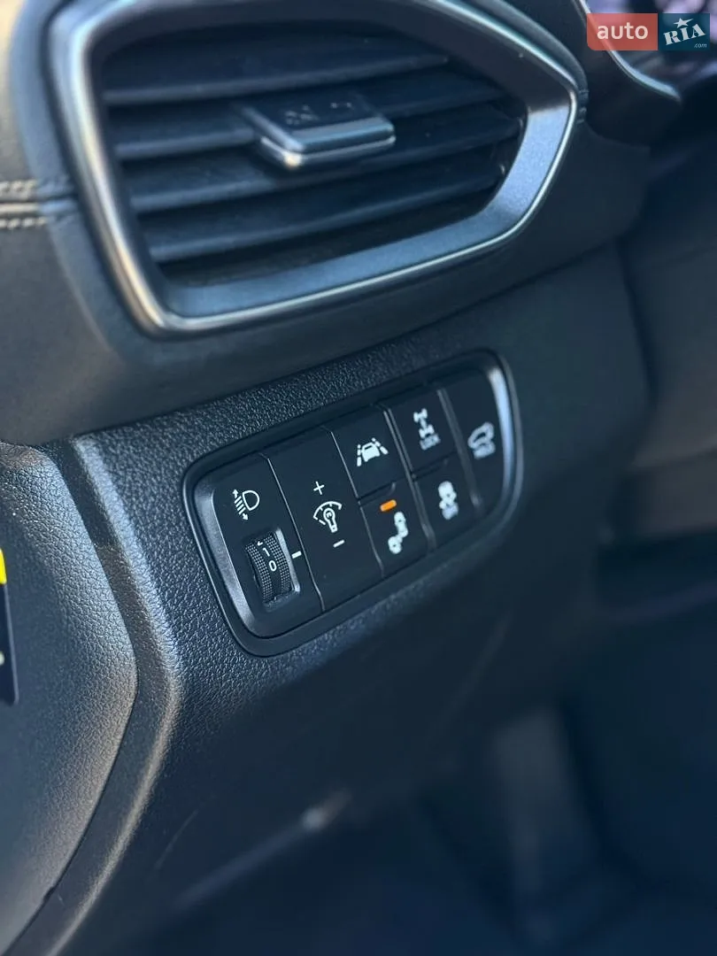 2018 Hyundai Santa Fe - мініатюра 19