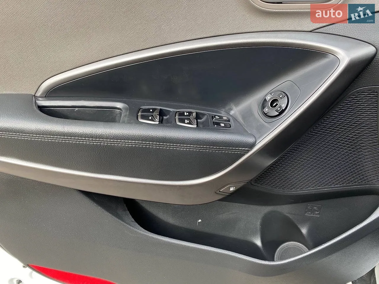 2016 Hyundai Santa Fe - мініатюра 32