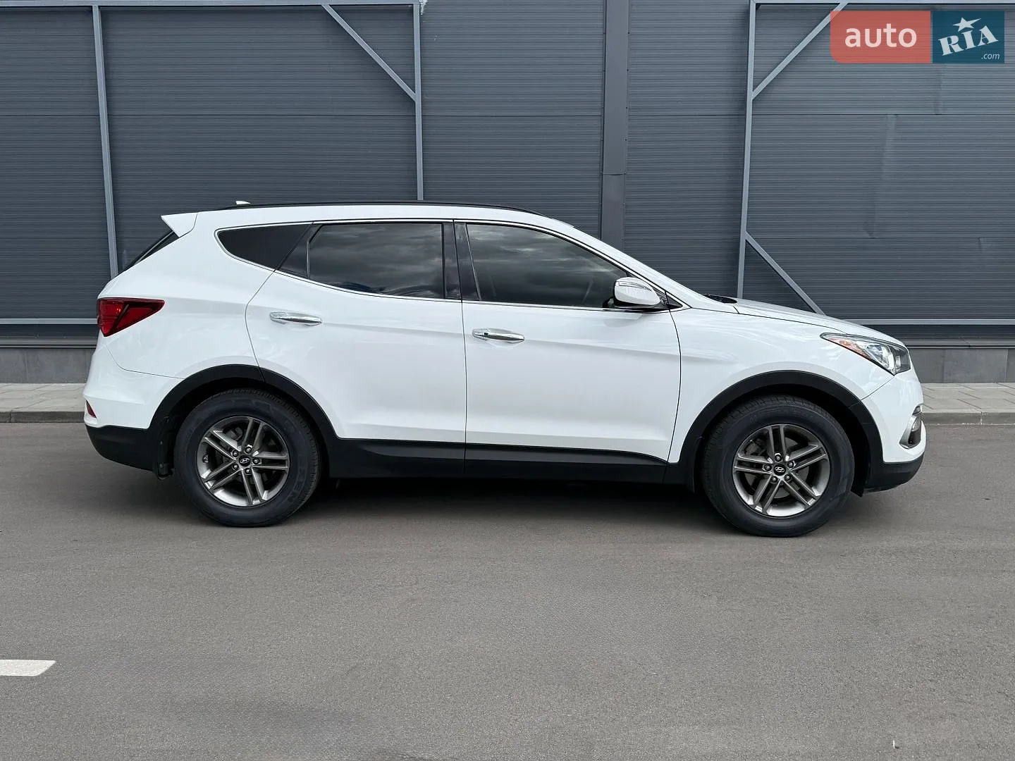 2016 Hyundai Santa Fe - мініатюра 12