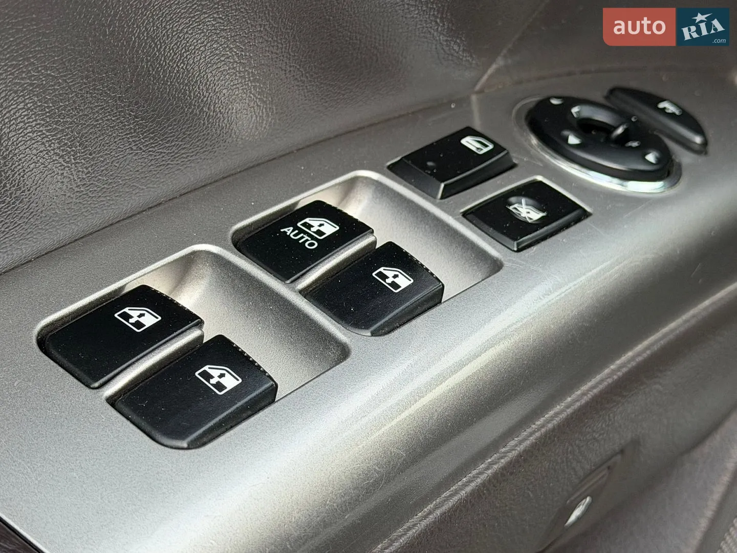 2011 Hyundai Santa Fe - мініатюра 33