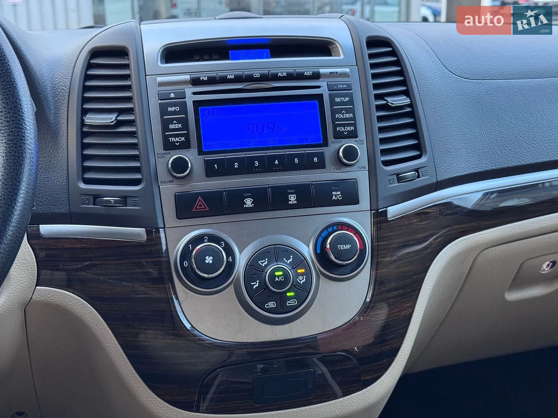 2011 Hyundai Santa Fe - мініатюра 16