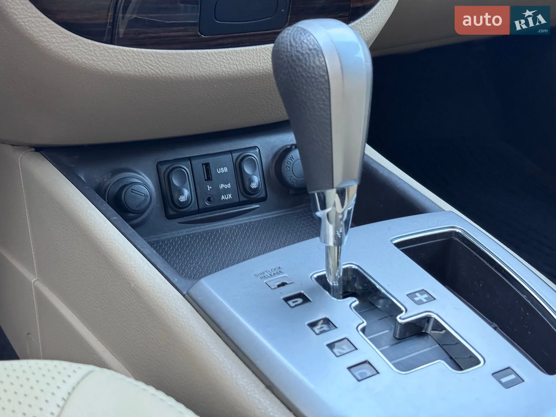 2011 Hyundai Santa Fe - мініатюра 17