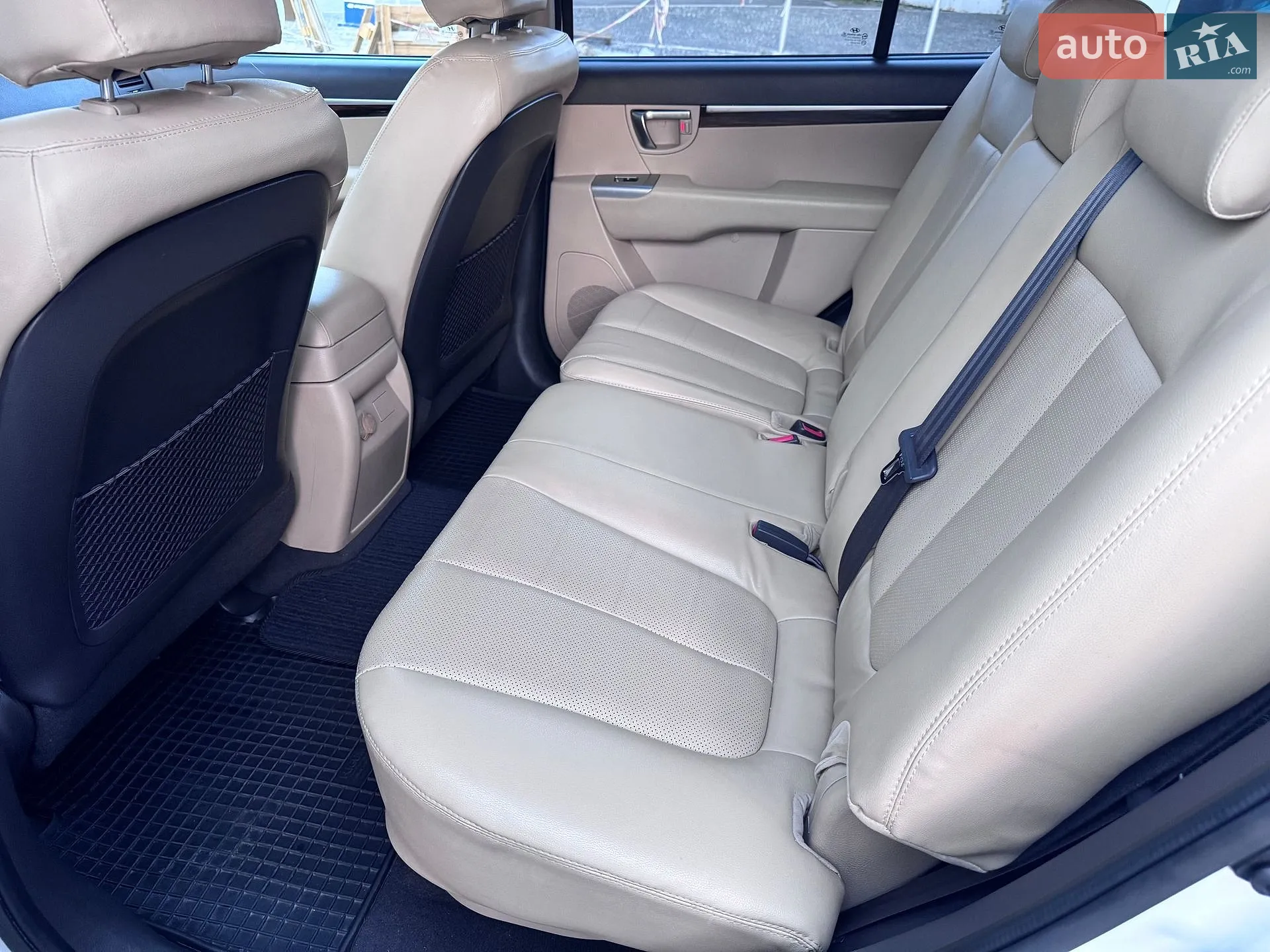 2011 Hyundai Santa Fe - мініатюра 23