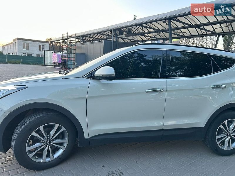 Внедорожник / Кроссовер Hyundai Santa FE 2015 в Павлограде