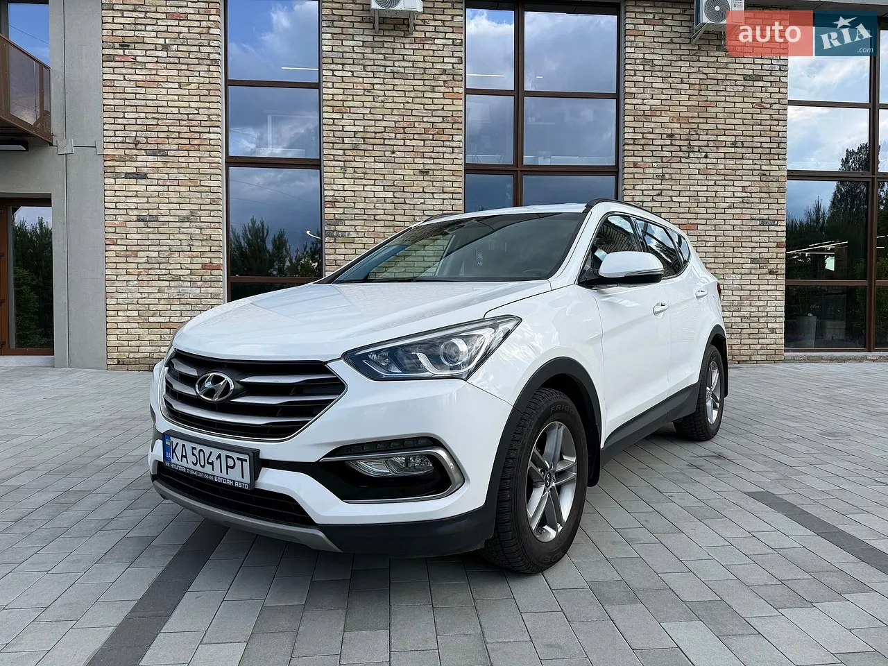 2017 Hyundai Santa Fe - мініатюра 26
