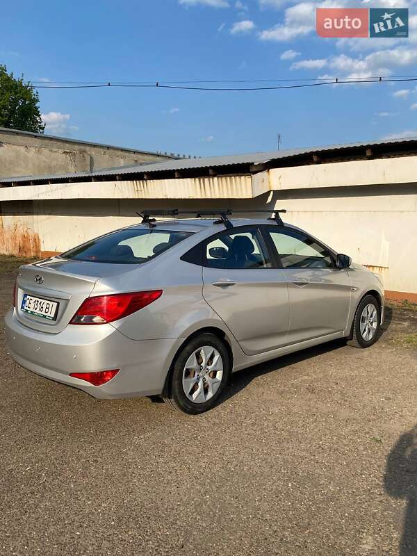 Седан Hyundai Solaris 2016 в Черновцах