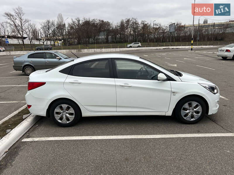 Седан Hyundai Solaris 2016 в Києві