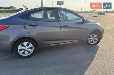 Седан Hyundai Solaris 2015 в 