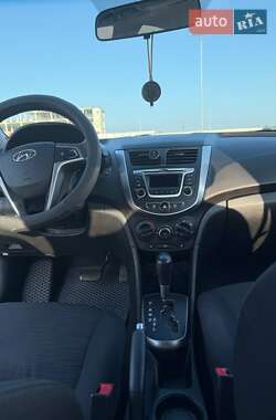Седан Hyundai Solaris 2015 в 