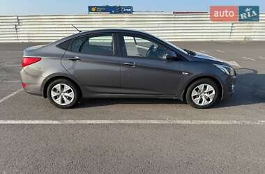 Седан Hyundai Solaris 2015 в 