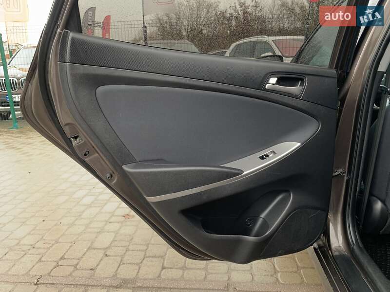 Седан Hyundai Solaris 2016 в Бердичеве