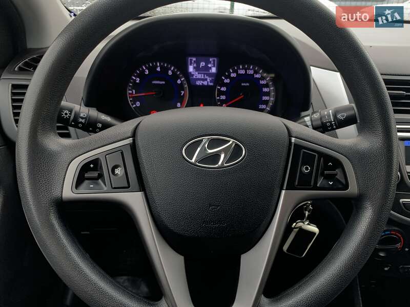 Седан Hyundai Solaris 2016 в Бердичеве