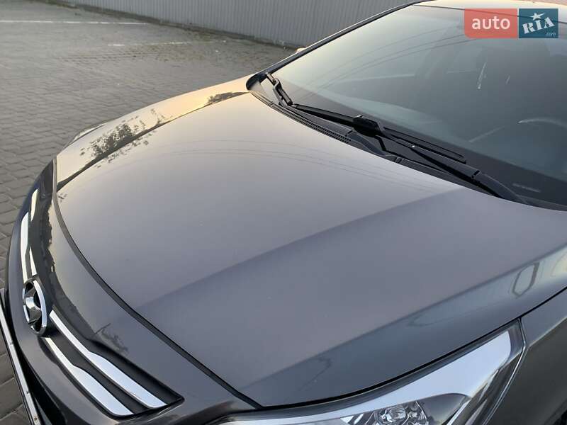 Седан Hyundai Solaris 2015 в Козельщине