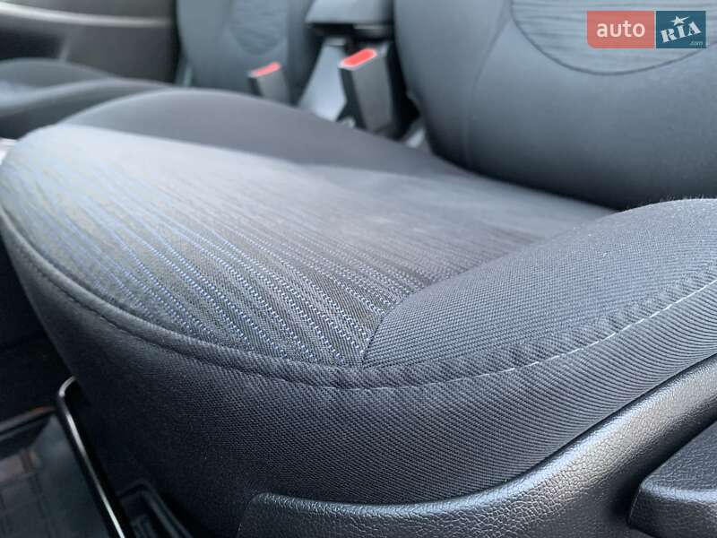 Седан Hyundai Solaris 2015 в Козельщине