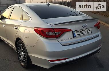 Седан Hyundai Sonata 2015 в Кривом Роге