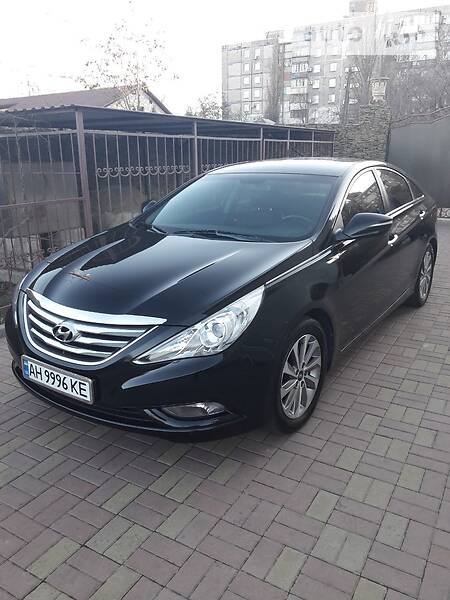 Седан Hyundai Sonata 2013 в Мариуполе