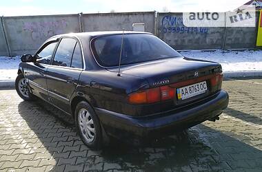 Седан Hyundai Sonata 1995 в Киеве