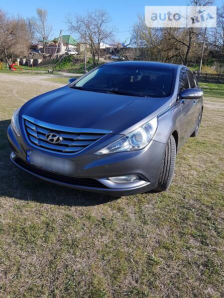 Седан Hyundai Sonata 2010 в Олешках