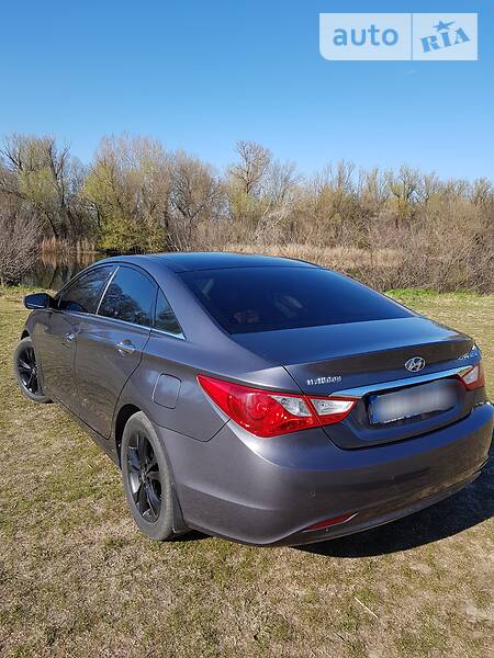 Седан Hyundai Sonata 2010 в Олешках