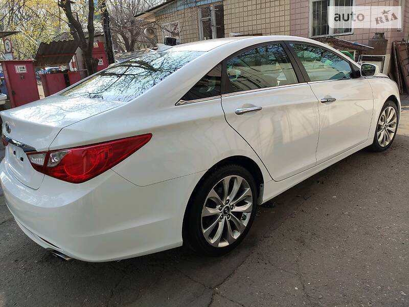 Седан Hyundai Sonata 2013 в 