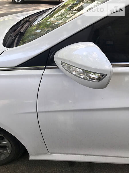 Седан Hyundai Sonata 2014 в Дніпрі