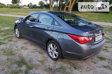 Седан Hyundai Sonata 2012 в Мене