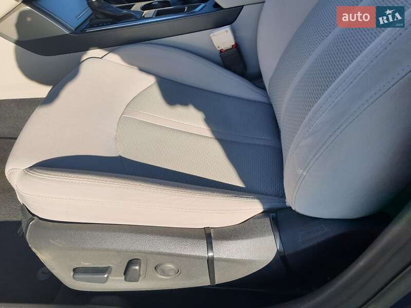 Седан Hyundai Sonata 2014 в Черновцах