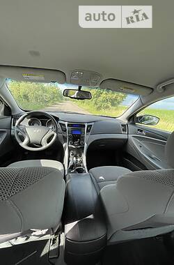 Седан Hyundai Sonata 2013 в Попельне