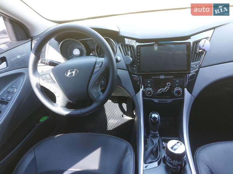 Седан Hyundai Sonata 2012 в Черкасах