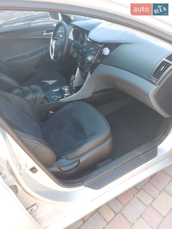 Седан Hyundai Sonata 2012 в Черкасах
