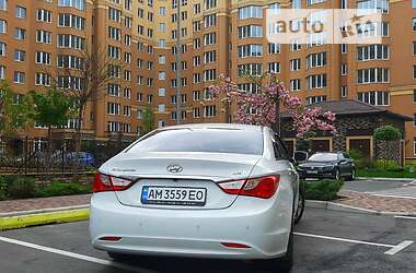 Седан Hyundai Sonata 2016 в Ужгороде