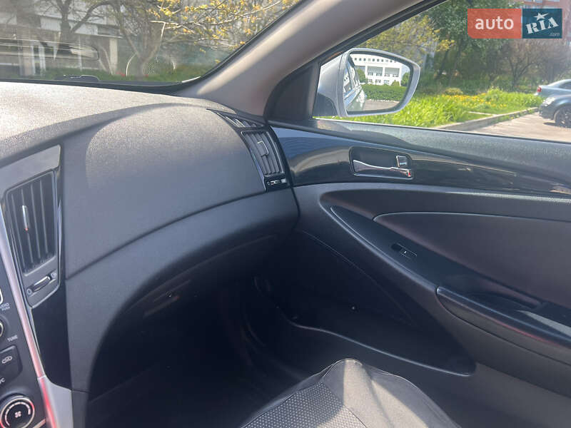 Седан Hyundai Sonata 2011 в Сумах