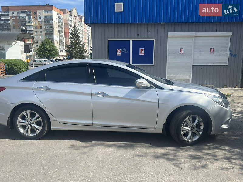 Седан Hyundai Sonata 2011 в Сумах